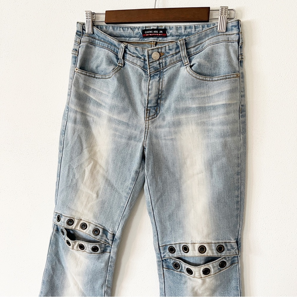 Y2K Chung Hae Jin Light Wash Open Knee Grommet Mid Rise Flare Jeans - Picture 2 of 8